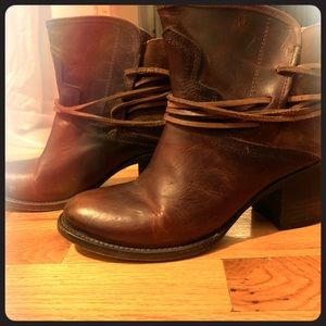 Freebird  Steve Madden ‘Casey’ boot in Cognac sz8